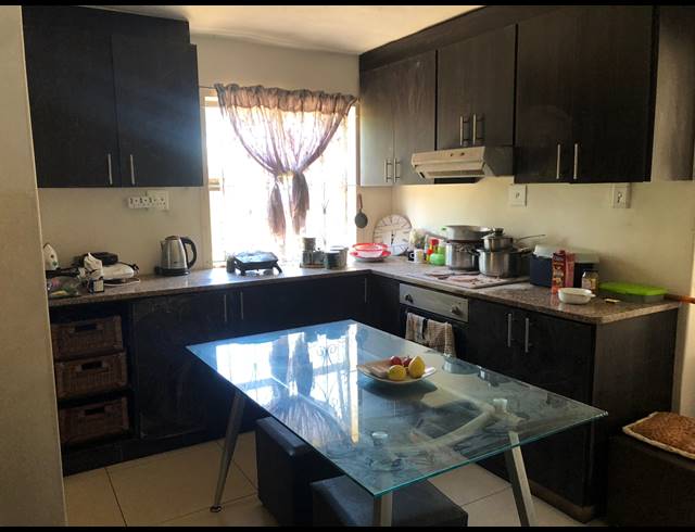 3 BEDROOM DETACHED RENTED IN NEWLANDS EAST